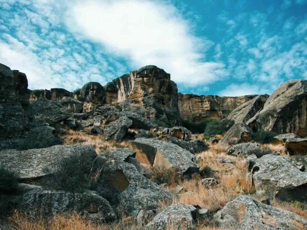 Экскурсия в Гобустан — наскальные рисунки и музей