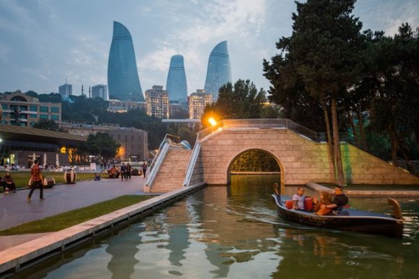 Однажды в Баку