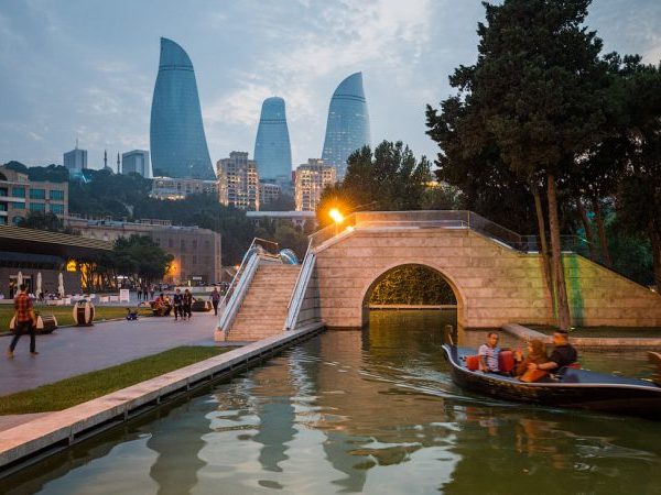 Однажды в Баку