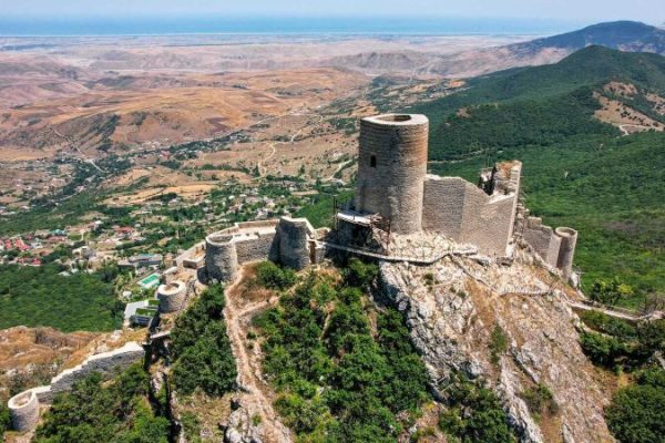 Джип тур от Карамельных гор до крепости Чираггала