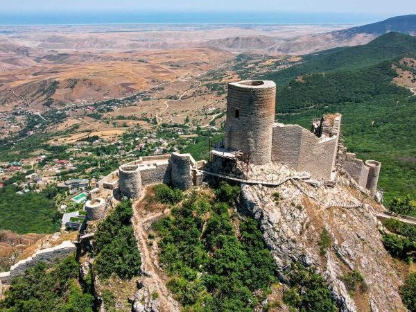 Джип тур от Карамельных гор до крепости Чираггала